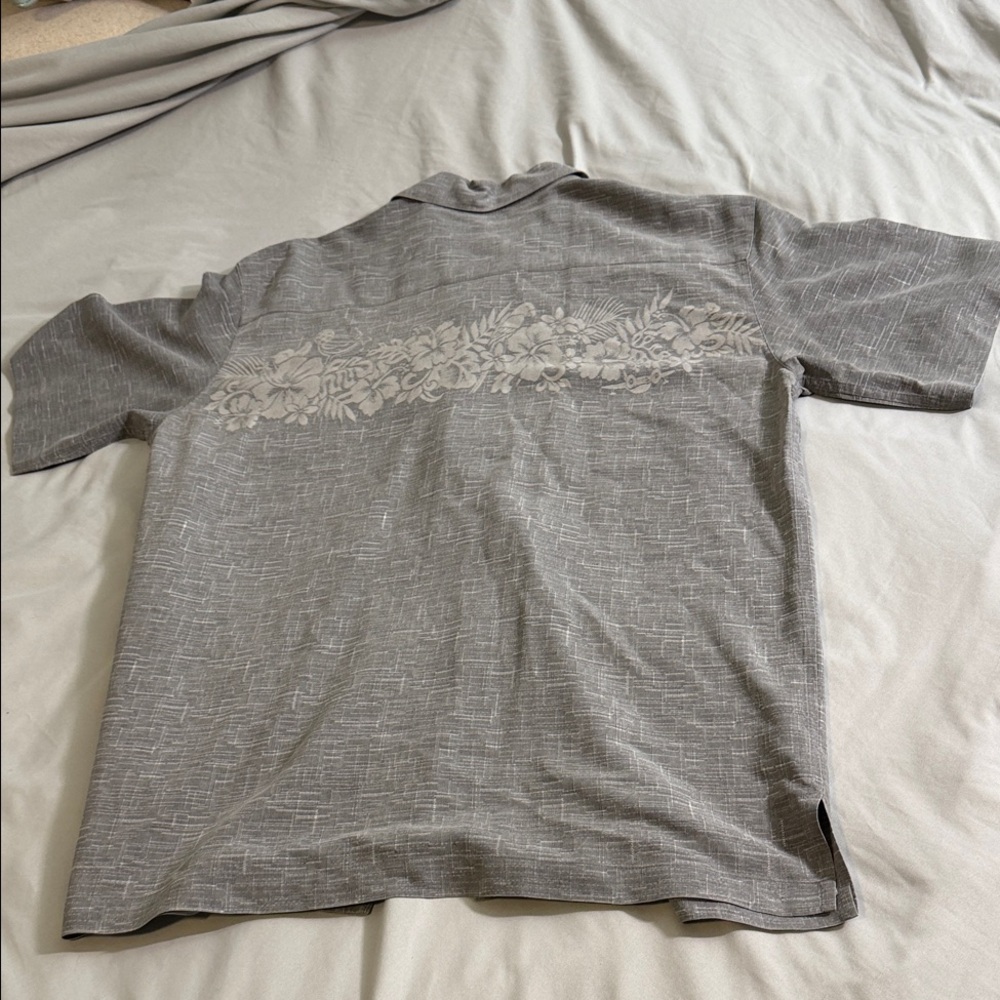 Margaritaville Men's Gray Floral Button-Down Shirt - Picture 4 of 4